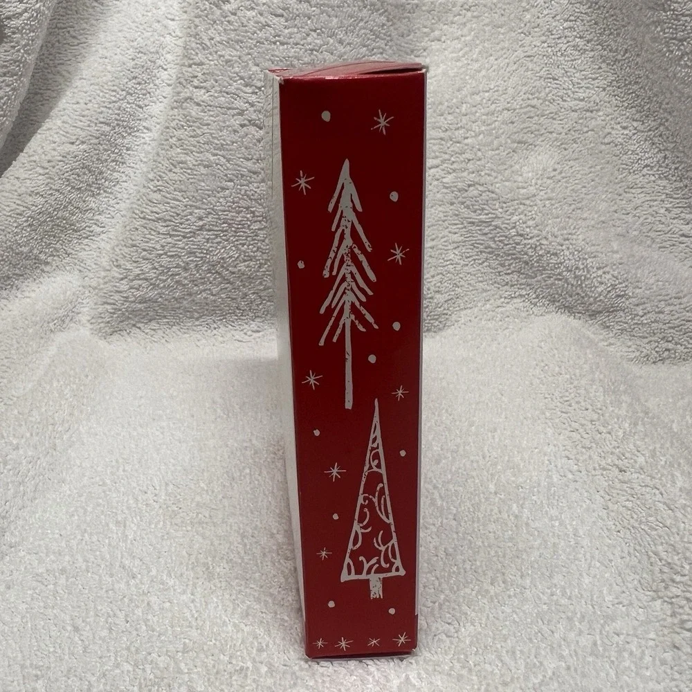 Hallmark Keepsake Ornament 2016 The Miracle of Christmas This Family Believes‎